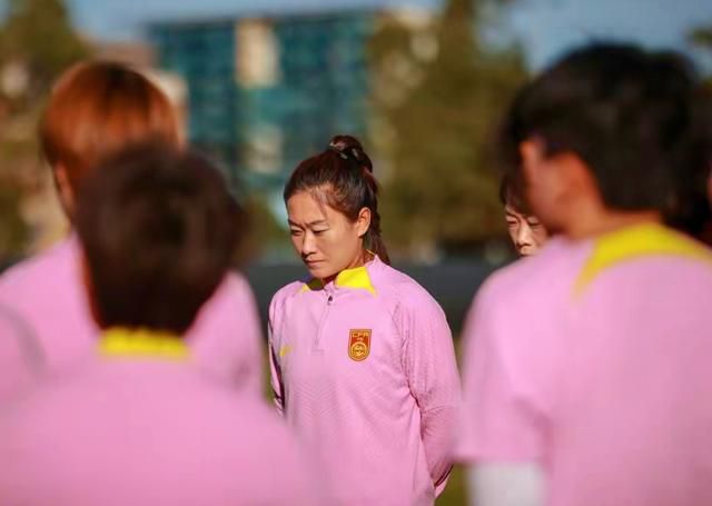 对话胡先煦李宛妲|畅聊《异人之下》角色塑造之旅 2024-07-31 电影《异人之下》热映中，胡先煦饰演的张楚岚和李宛妲饰演的冯宝宝自官宣以来，就备受关注。